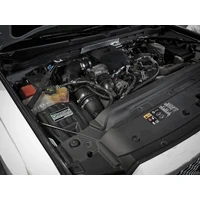 Quantum Pro DRY S Cold Air Intake System 11-16 GM/Chevy Duramax V8-6.6L LML - Dry