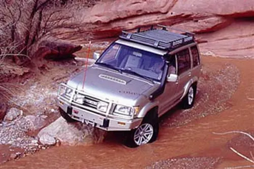 ARB Winchbar Suit Flares Srs 98-03 Trooper (Fit Kit NOT Included) thumbnail 6